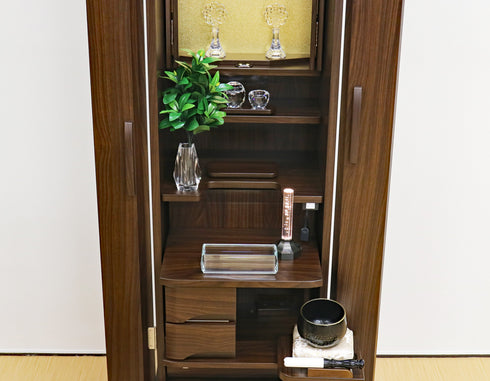 Soka Gakkai Furniture-style Buddhist Altar "Collect" Manually-operated cabinet door Available in 2 colors